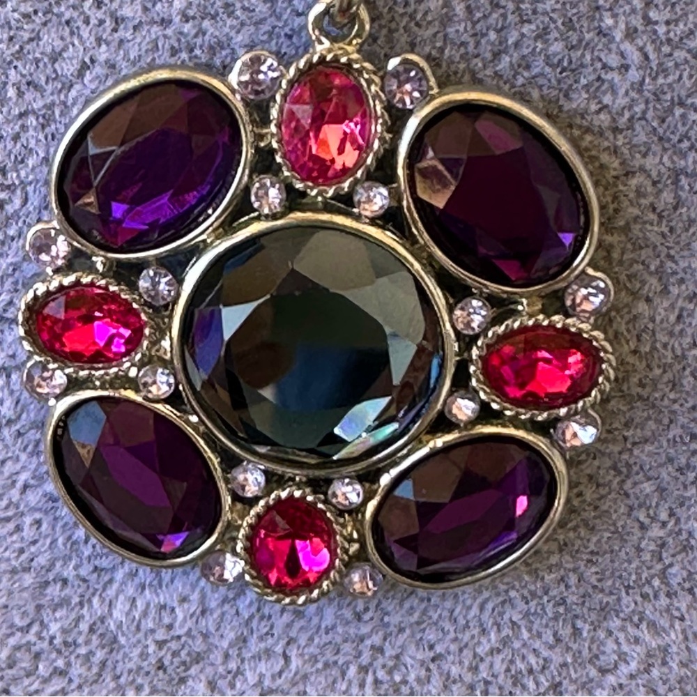Vintage - Pendant Necklace - Jeweled Sets in Purple, Lavender, Raspberry & Smoke - Picture 3 of 5